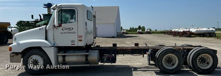 image for item DR4699 2003 Freightliner Century Class  semi truck