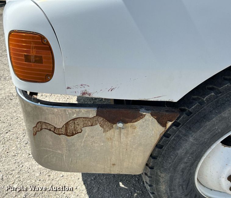 image for item DR4699 2003 Freightliner Century Class  semi truck