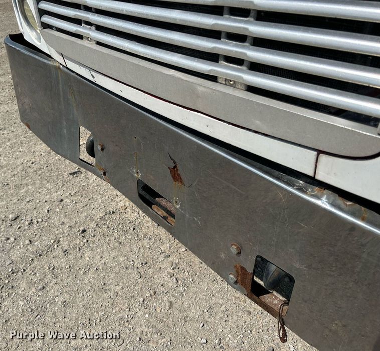 image for item DR4699 2003 Freightliner Century Class  semi truck