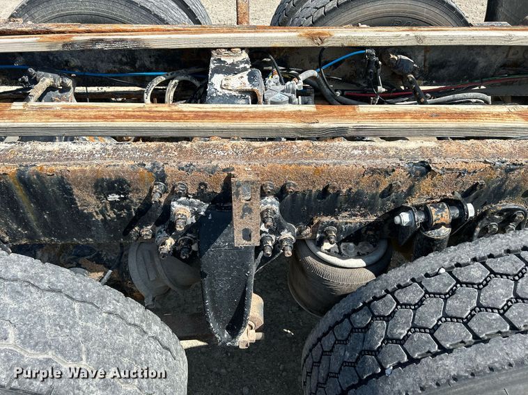 image for item DR4699 2003 Freightliner Century Class  semi truck