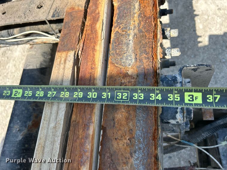 image for item DR4699 2003 Freightliner Century Class  semi truck