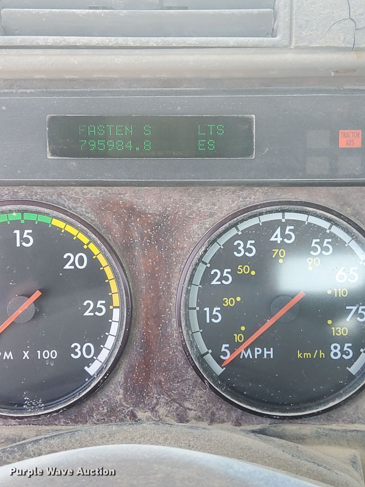 image for item DR4699 2003 Freightliner Century Class  semi truck