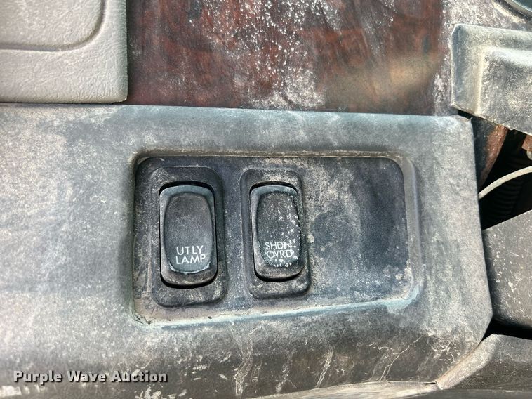 image for item DR4699 2003 Freightliner Century Class  semi truck