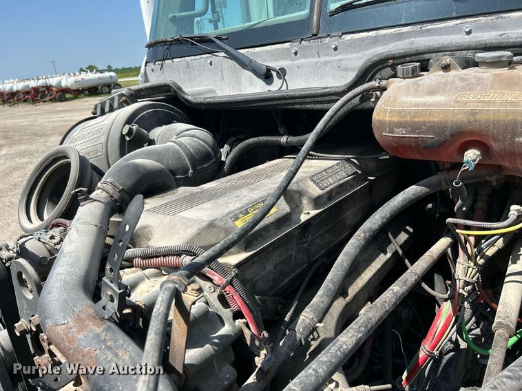 image for item DR4699 2003 Freightliner Century Class  semi truck