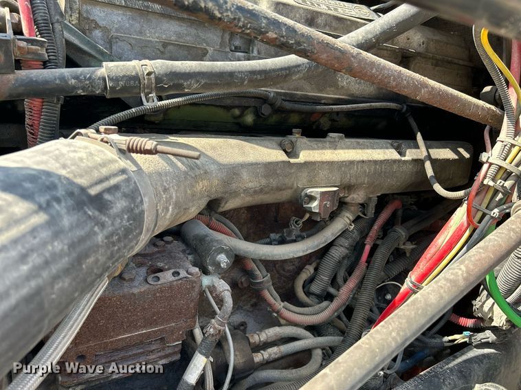 image for item DR4699 2003 Freightliner Century Class  semi truck