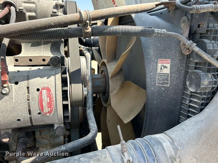 image for item DR4699 2003 Freightliner Century Class  semi truck