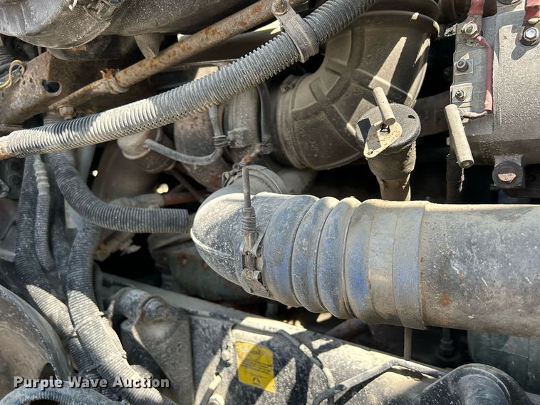 image for item DR4699 2003 Freightliner Century Class  semi truck