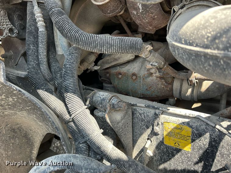 image for item DR4699 2003 Freightliner Century Class  semi truck