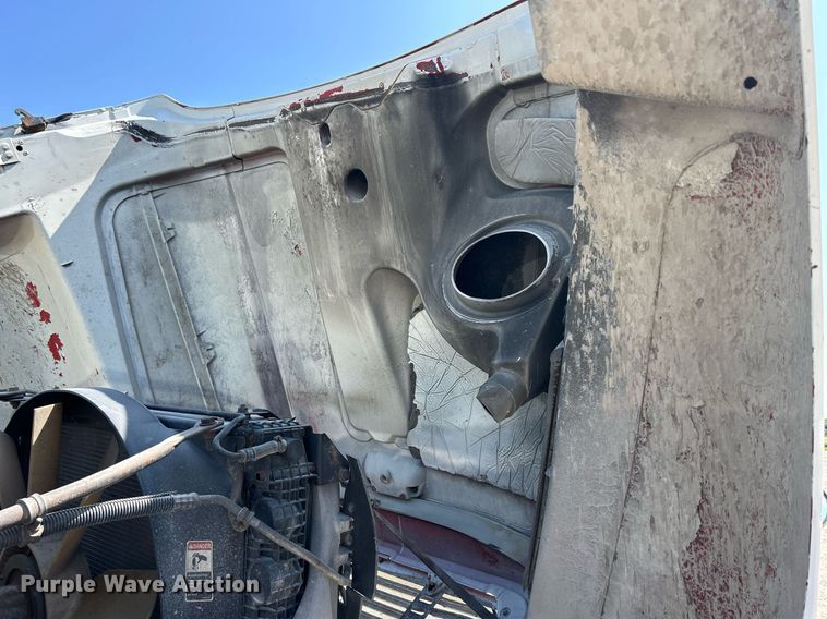 image for item DR4699 2003 Freightliner Century Class  semi truck