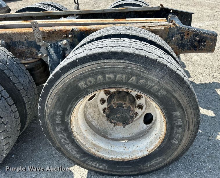 image for item DR4699 2003 Freightliner Century Class  semi truck