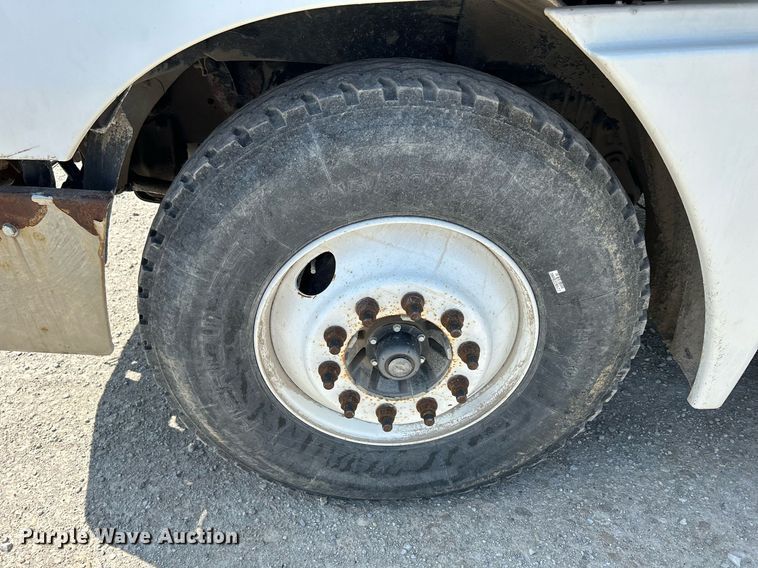 image for item DR4699 2003 Freightliner Century Class  semi truck