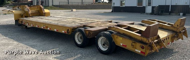 image for item DR4728 2000 Eager Beaver 25GLB  lowboy equipment trailer