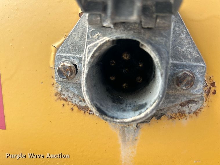 image for item DR4728 2000 Eager Beaver 25GLB  lowboy equipment trailer