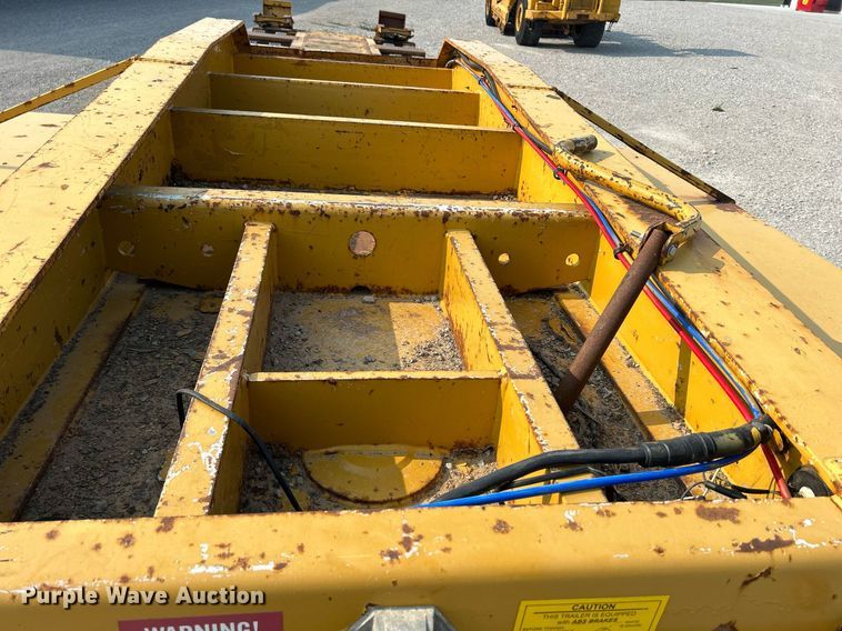 image for item DR4728 2000 Eager Beaver 25GLB  lowboy equipment trailer