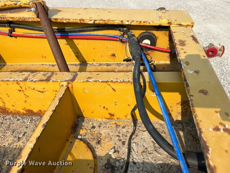 image for item DR4728 2000 Eager Beaver 25GLB  lowboy equipment trailer