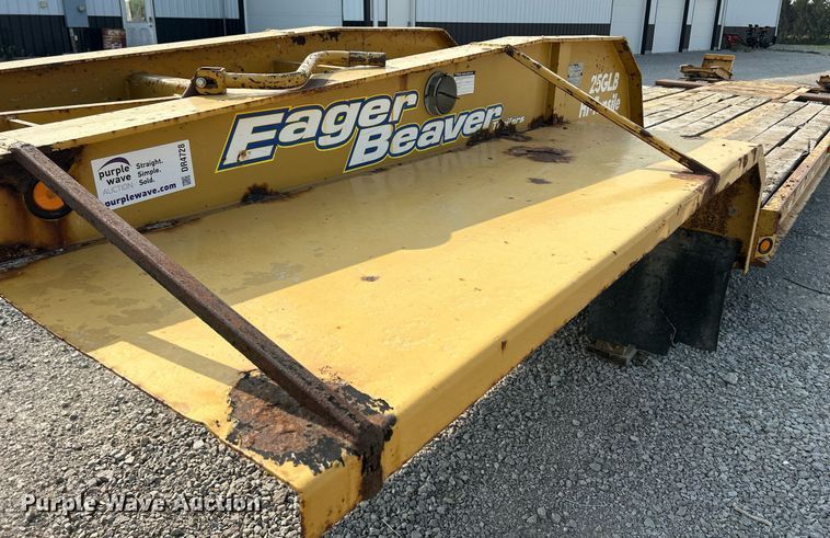 image for item DR4728 2000 Eager Beaver 25GLB  lowboy equipment trailer
