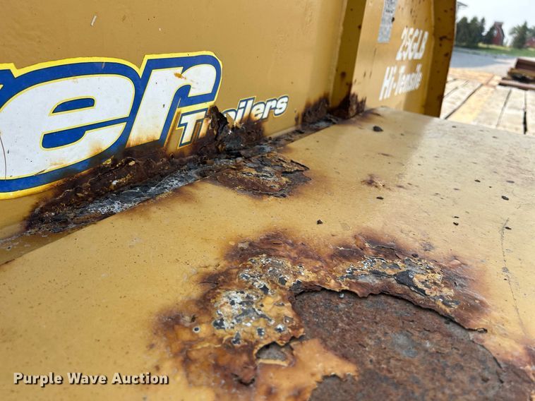 image for item DR4728 2000 Eager Beaver 25GLB  lowboy equipment trailer