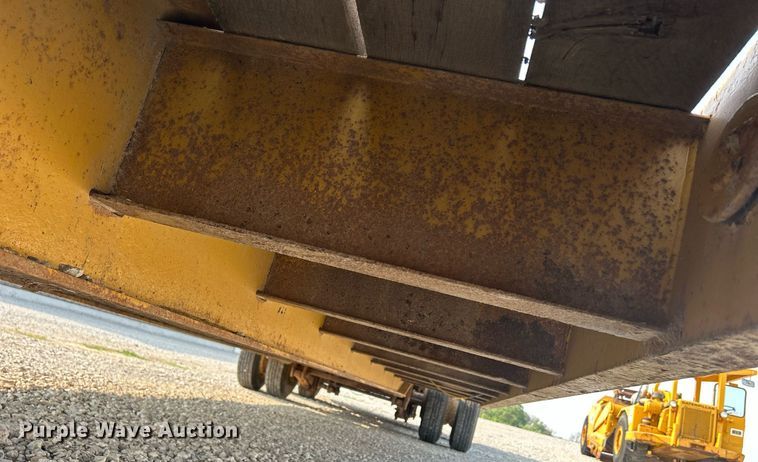 image for item DR4728 2000 Eager Beaver 25GLB  lowboy equipment trailer