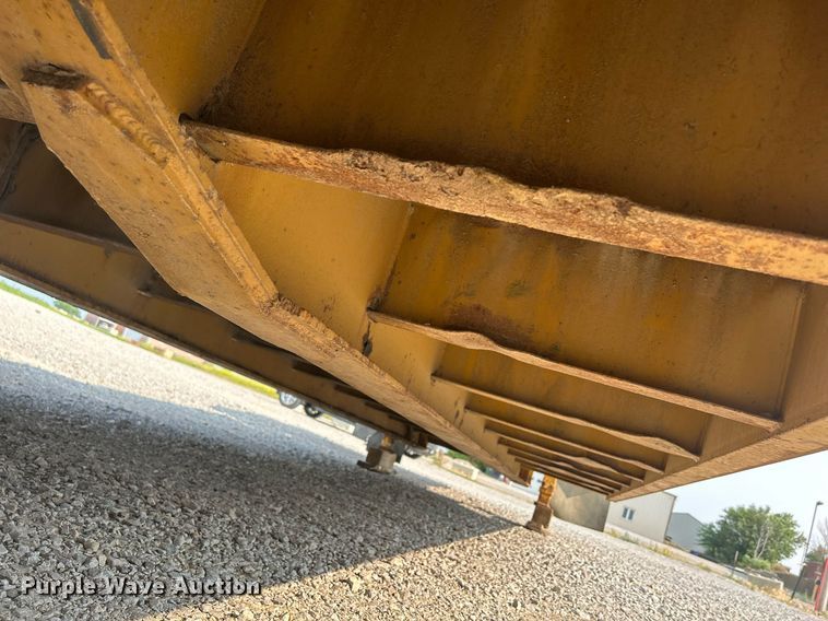 image for item DR4728 2000 Eager Beaver 25GLB  lowboy equipment trailer