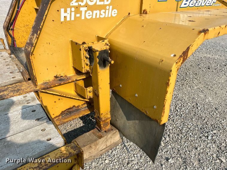 image for item DR4728 2000 Eager Beaver 25GLB  lowboy equipment trailer