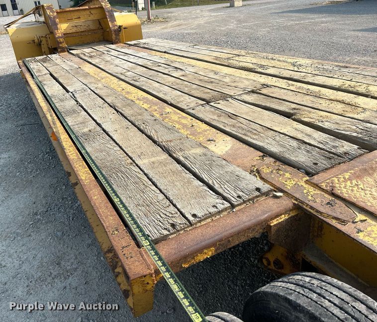 image for item DR4728 2000 Eager Beaver 25GLB  lowboy equipment trailer