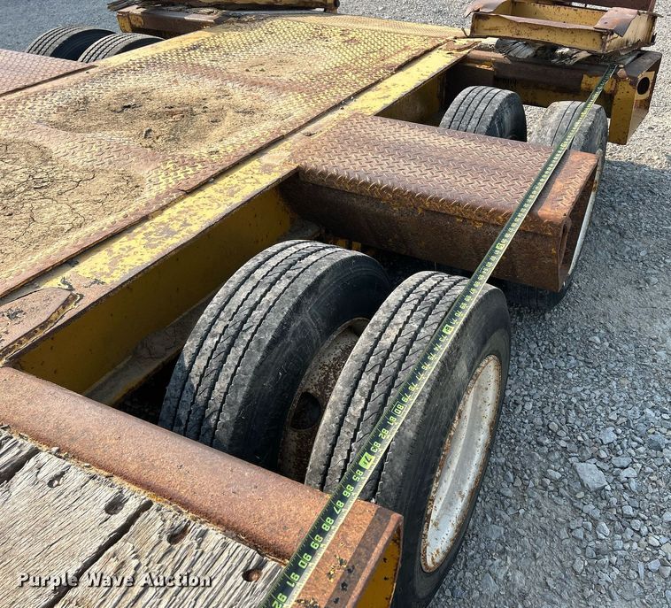 image for item DR4728 2000 Eager Beaver 25GLB  lowboy equipment trailer