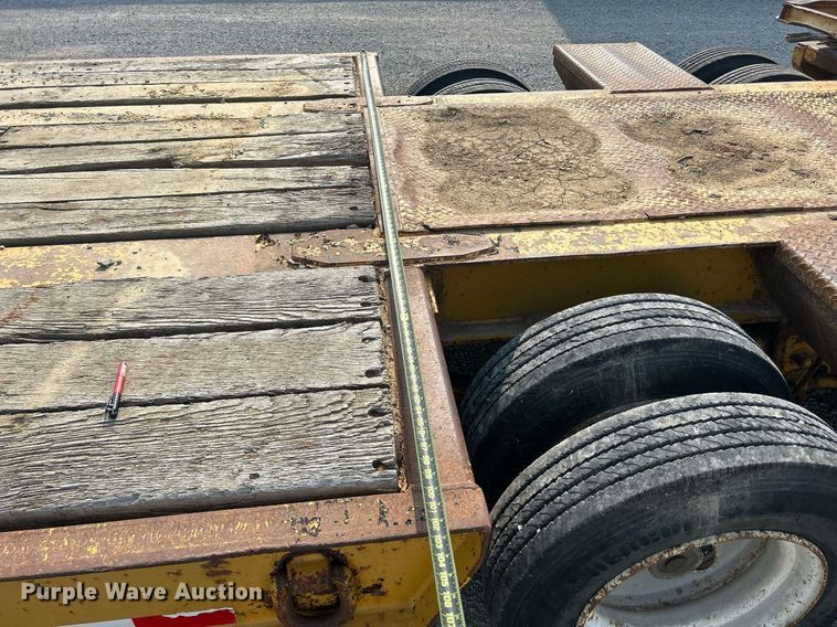 image for item DR4728 2000 Eager Beaver 25GLB  lowboy equipment trailer