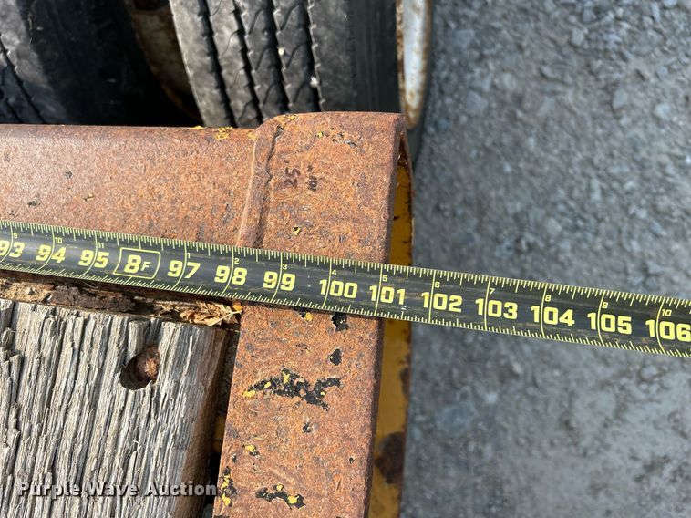 image for item DR4728 2000 Eager Beaver 25GLB  lowboy equipment trailer