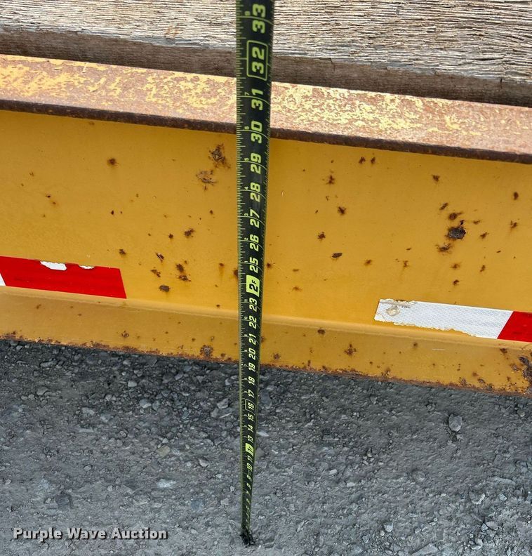 image for item DR4728 2000 Eager Beaver 25GLB  lowboy equipment trailer