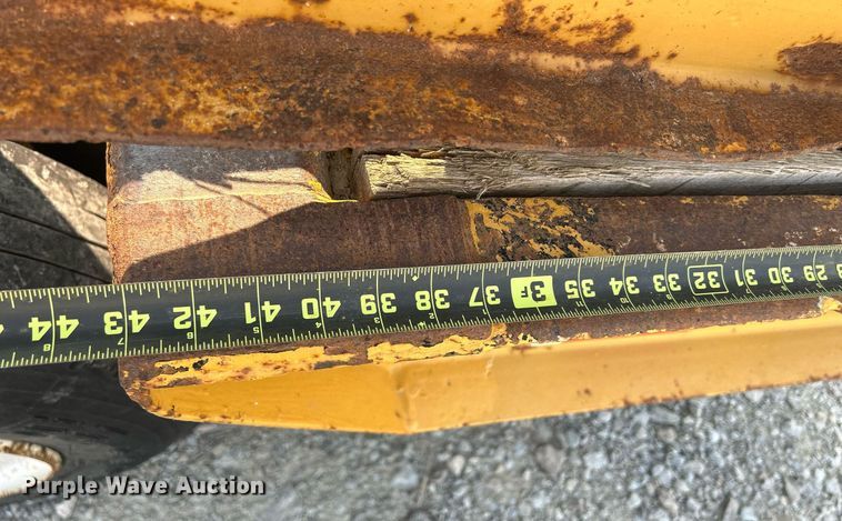 image for item DR4728 2000 Eager Beaver 25GLB  lowboy equipment trailer