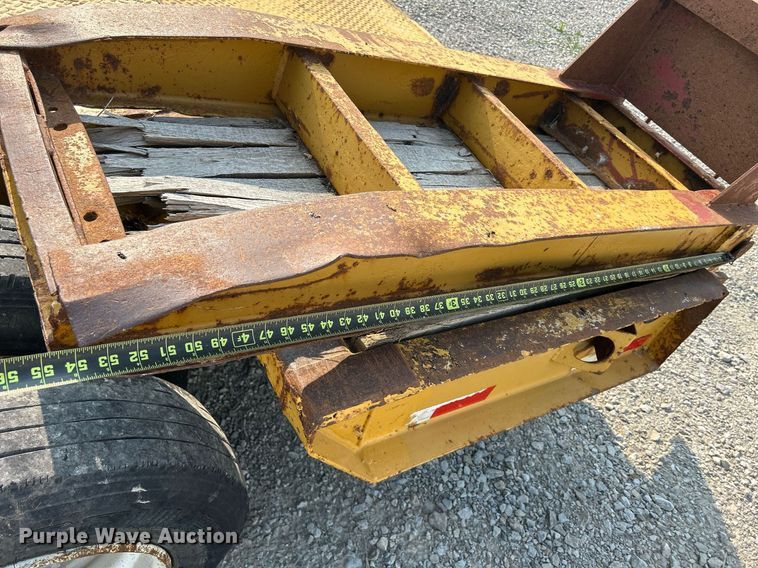 image for item DR4728 2000 Eager Beaver 25GLB  lowboy equipment trailer