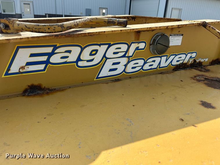 image for item DR4728 2000 Eager Beaver 25GLB  lowboy equipment trailer