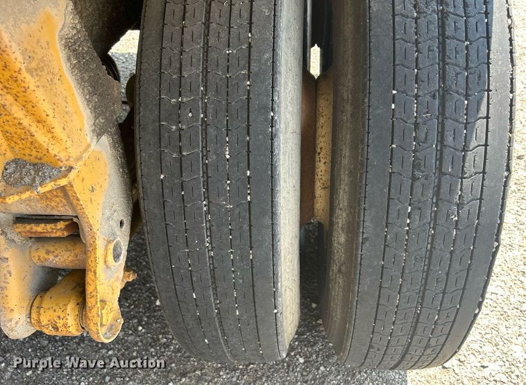 image for item DR4740 1987 Flowboy ST1000  belt trailer