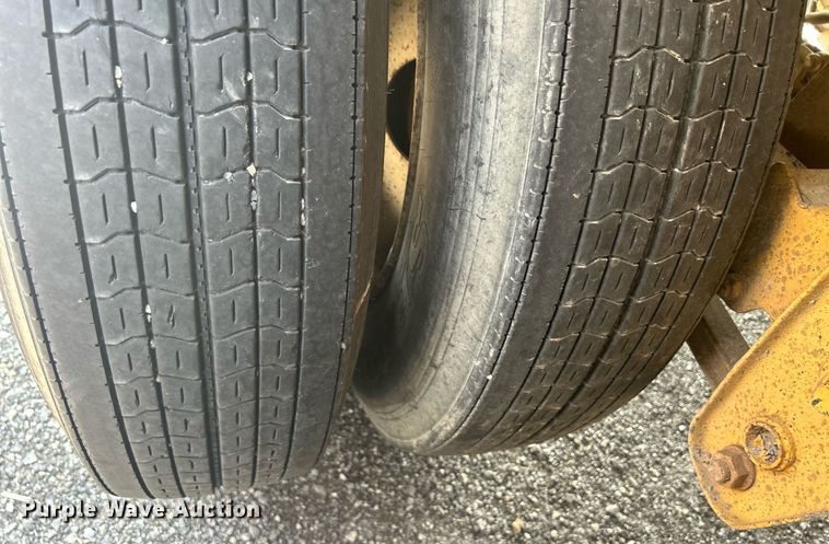 image for item DR4740 1987 Flowboy ST1000  belt trailer