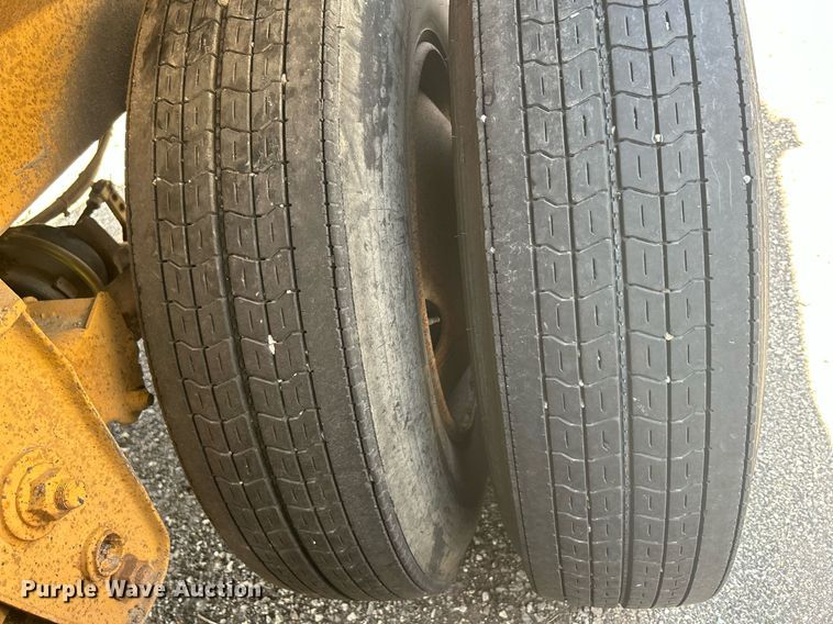 image for item DR4740 1987 Flowboy ST1000  belt trailer