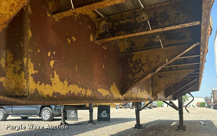 image for item DR4741 1972 American Motors  flatbed trailer