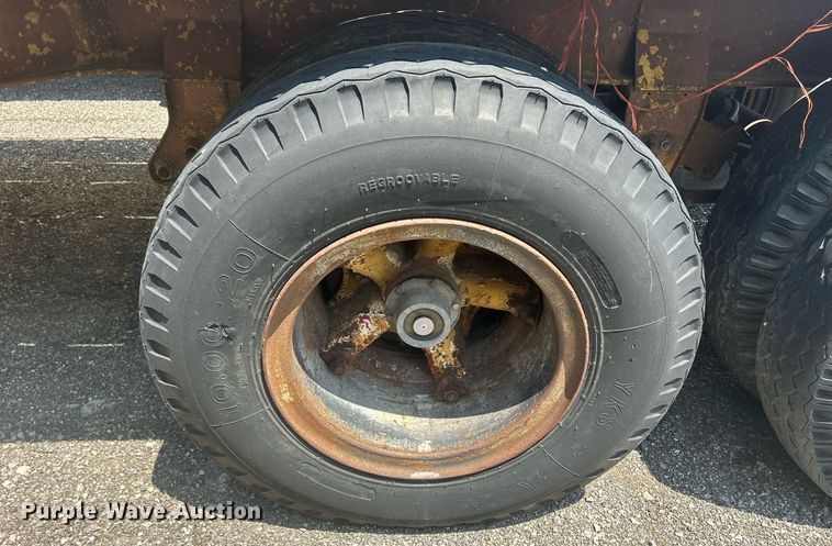 image for item DR4741 1972 American Motors  flatbed trailer