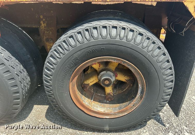 image for item DR4741 1972 American Motors  flatbed trailer