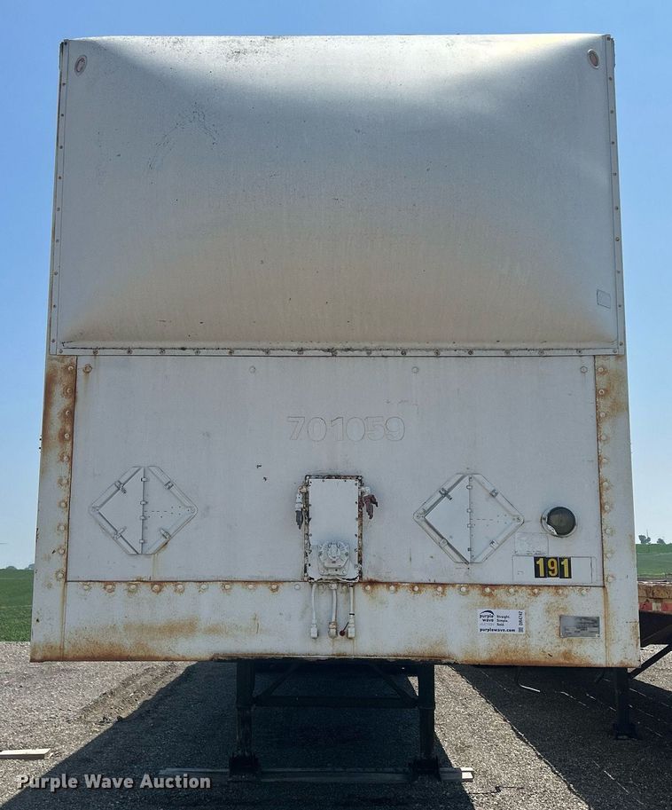 image for item DR4742 1995 NuVan  side curtain trailer
