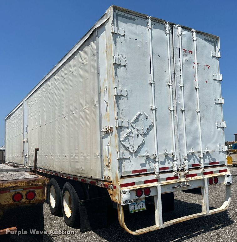 image for item DR4742 1995 NuVan  side curtain trailer