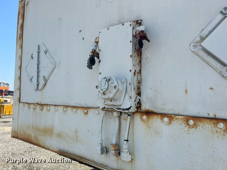 image for item DR4742 1995 NuVan  side curtain trailer