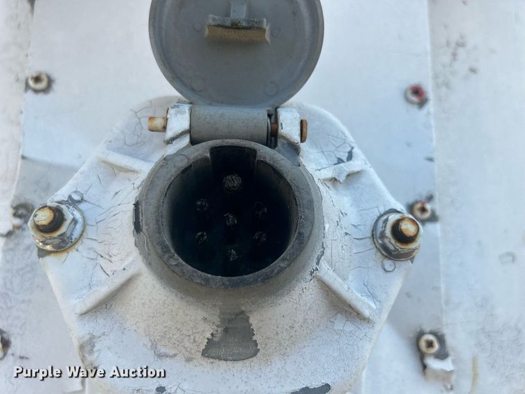 image for item DR4742 1995 NuVan  side curtain trailer