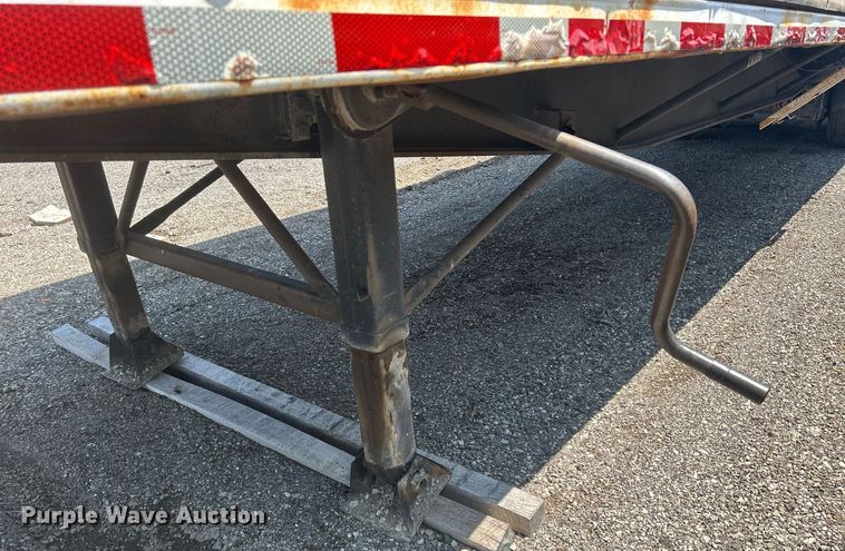 image for item DR4742 1995 NuVan  side curtain trailer