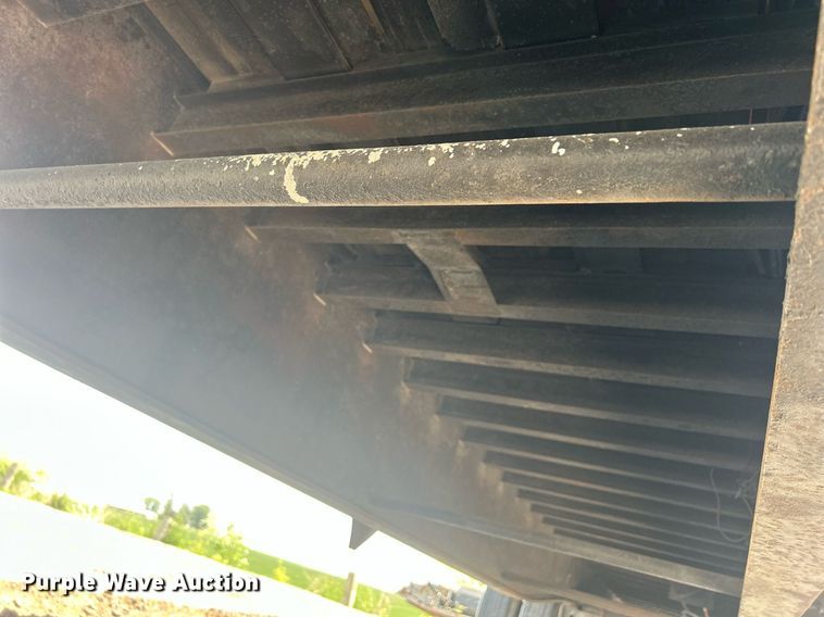 image for item DR4742 1995 NuVan  side curtain trailer