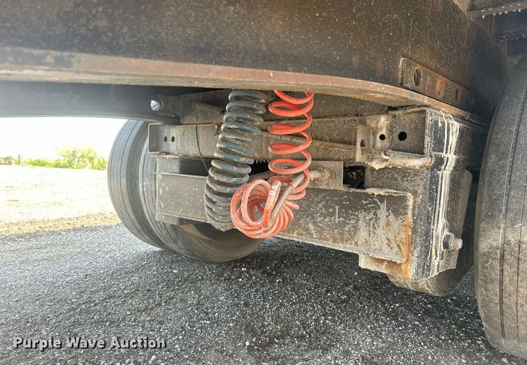 image for item DR4742 1995 NuVan  side curtain trailer