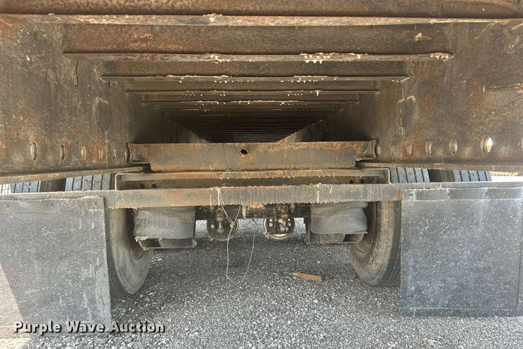 image for item DR4742 1995 NuVan  side curtain trailer