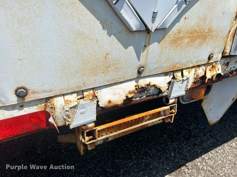 image for item DR4742 1995 NuVan  side curtain trailer