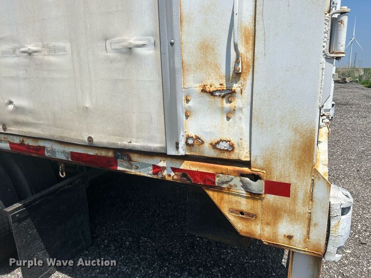 image for item DR4742 1995 NuVan  side curtain trailer