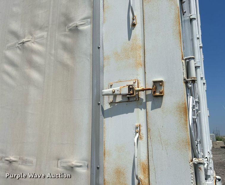 image for item DR4742 1995 NuVan  side curtain trailer