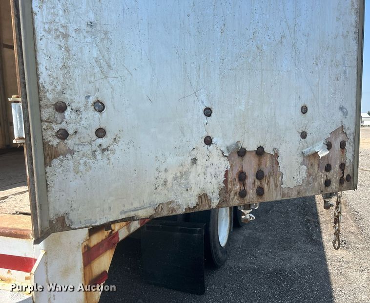 image for item DR4742 1995 NuVan  side curtain trailer